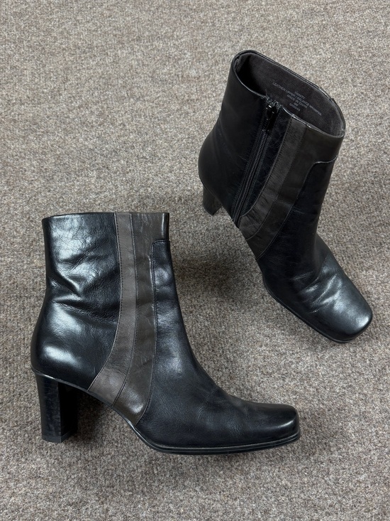 Liz Claiborne Shoes - 90s Y2K Liz Claiborne Black Leather Chunky Heel Square Toe Ankle Boots Women’s 8